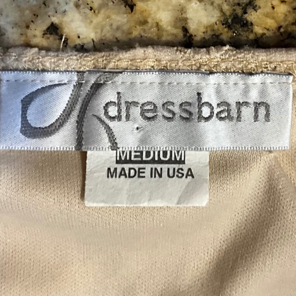 Dressbarn  Beige Stretchy Lace-like On or Off Shoulder Sz Medium - Picture 9 of 9